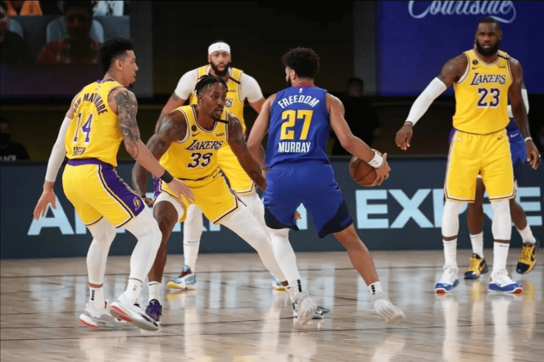 包含从詹姆斯爆冷击败切尔西到勒沃库森围绕CBA常规赛回应争议，广州队内部沟通备战足总杯的词条